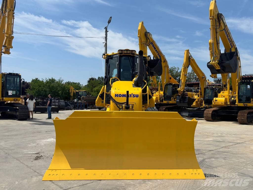 Komatsu D61EX-24E0 Μπουλντόζες με ερπύστριες