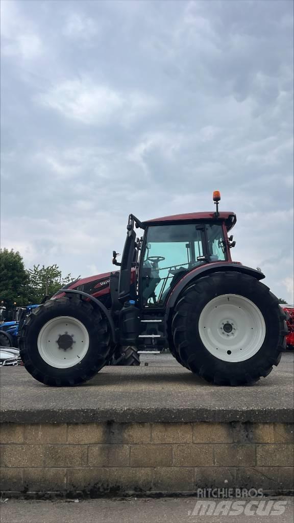Valtra G 135 A Τρακτέρ