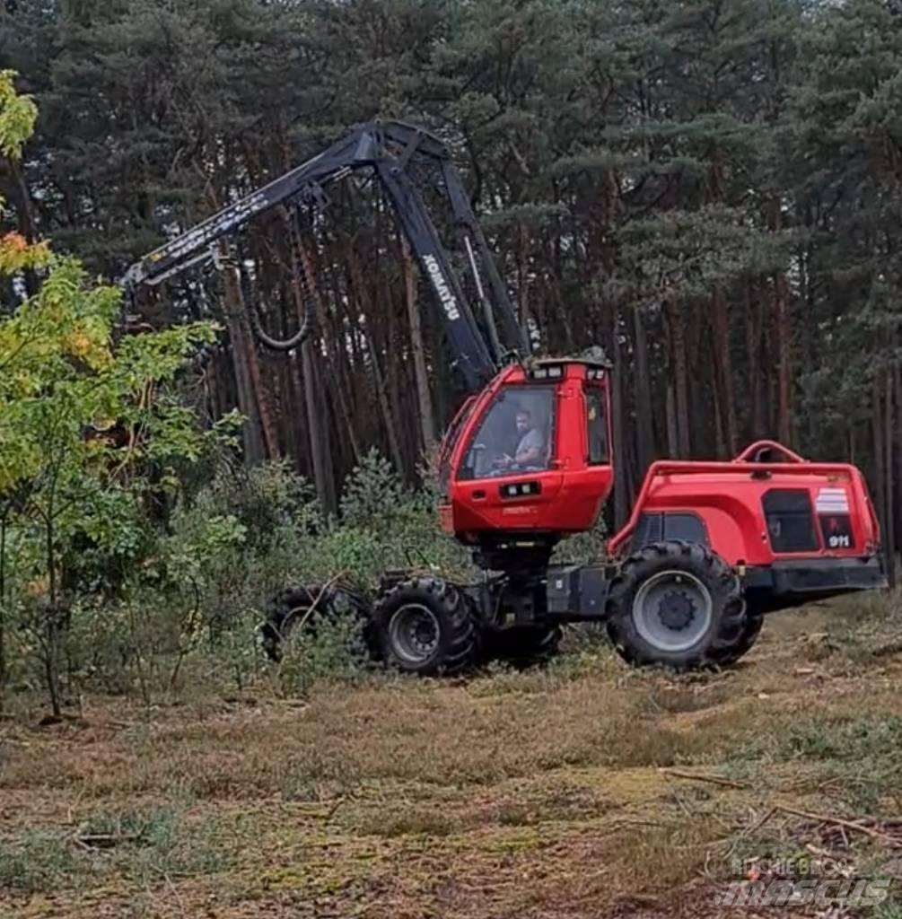 Komatsu 911.6 Θεριζοαλωνιστικές μηχανές