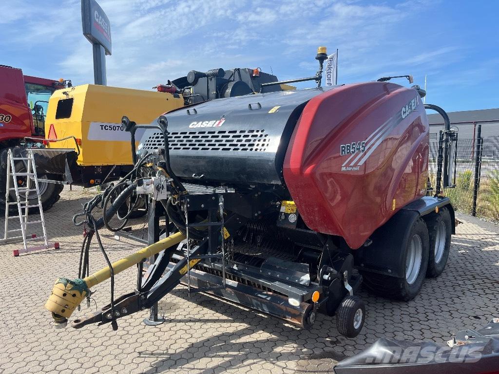 Case IH RB 545 Πρέσες κυλινδρικών δεμάτων