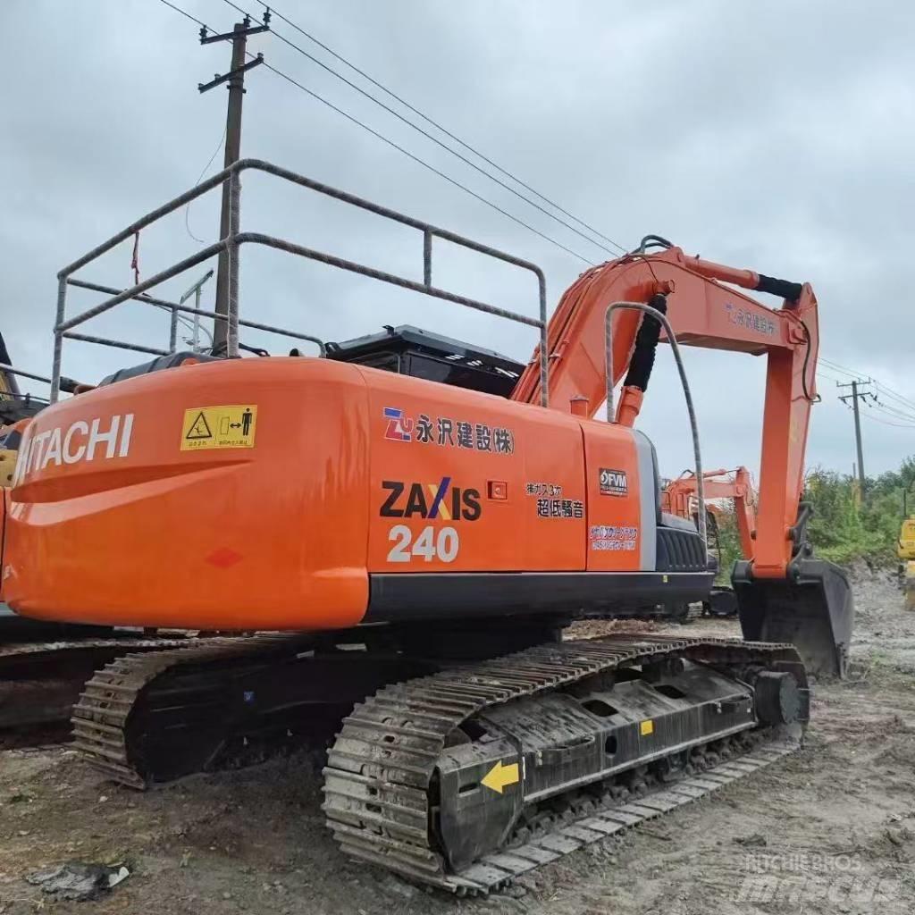 Hitachi 240-3 Εκσκαφείς με ερπύστριες