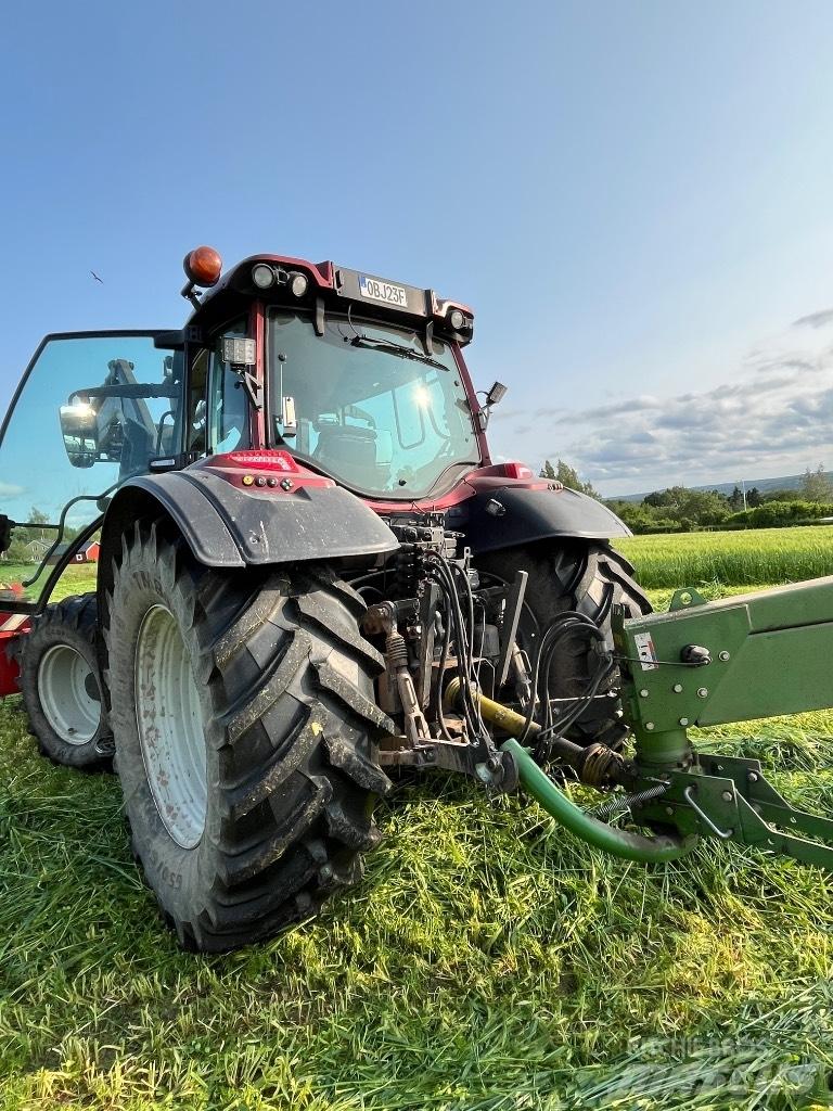 Valtra N155 Versu Τρακτέρ