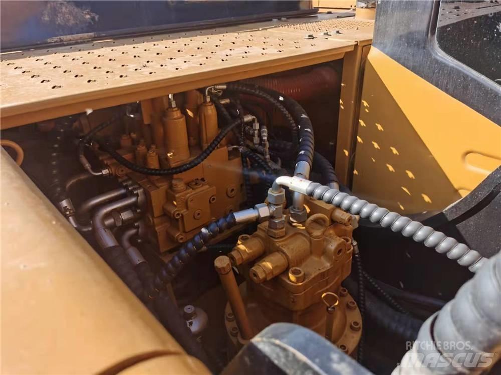 Sany SY 215 C Εκσκαφείς με ερπύστριες