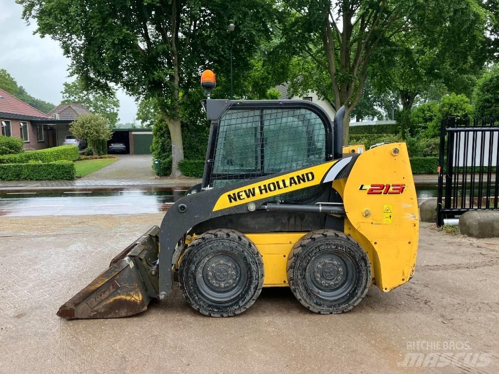 New Holland L 213 Φορτωτάκια
