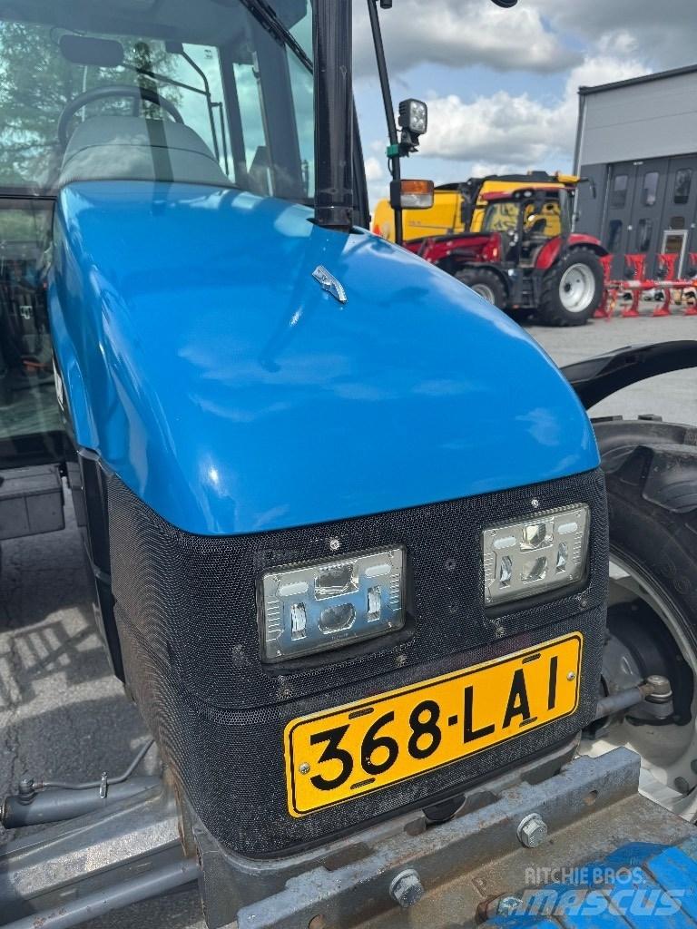 New Holland 5635 Τρακτέρ