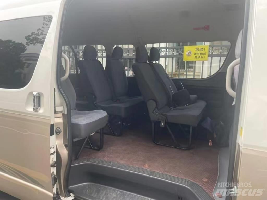 Toyota Coaster Υπεραστικά Λεωφορεία 