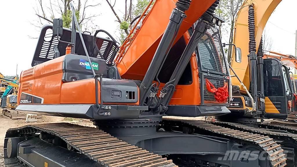 Doosan 225 LC-9 Εκσκαφείς με ερπύστριες