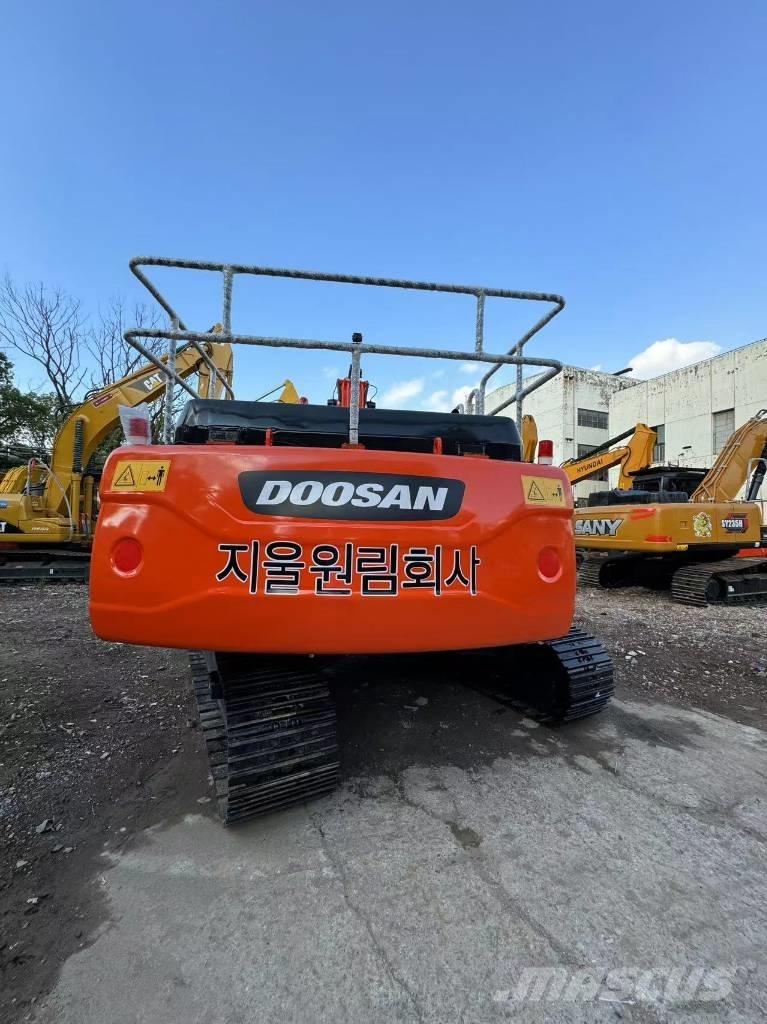 Doosan DX300 Εκσκαφείς με ερπύστριες
