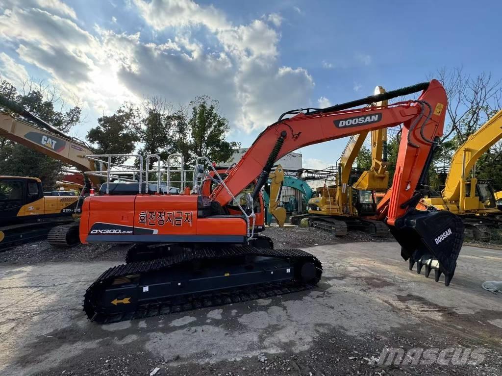 Doosan DX300 Εκσκαφείς με ερπύστριες