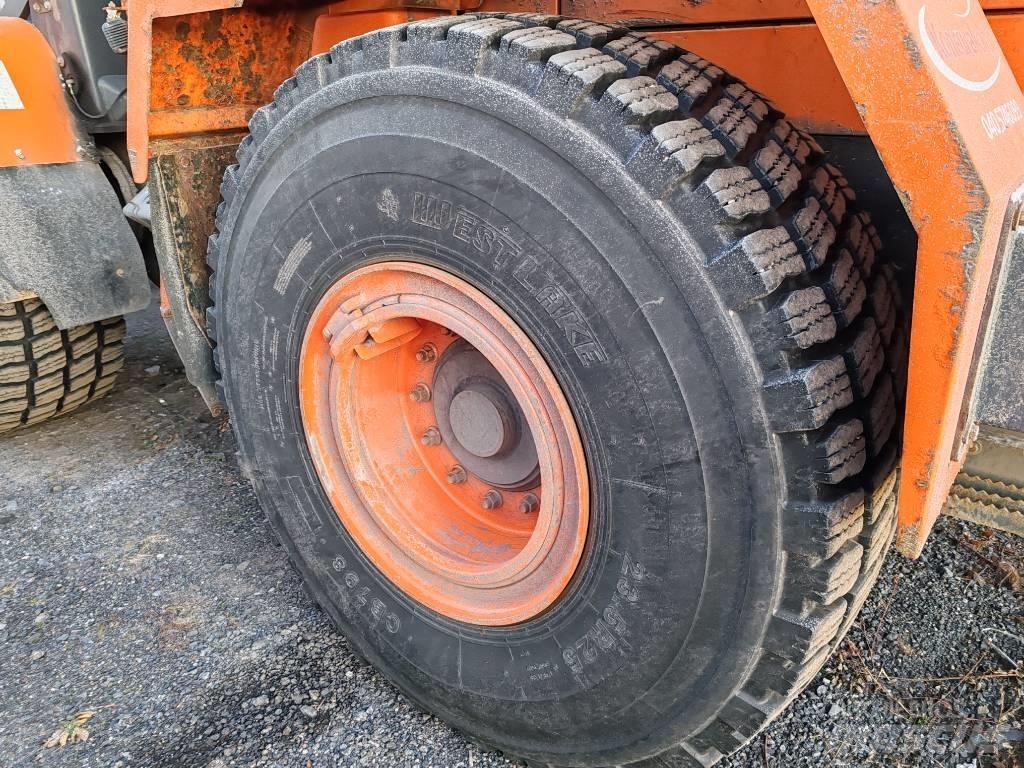 Doosan DL 220 Φορτωτές με λάστιχα (Τροχοφόροι)