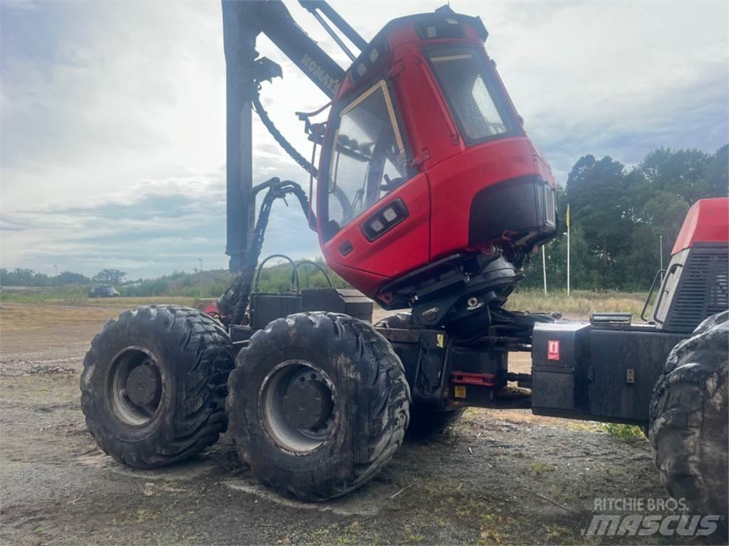 Komatsu 951 Θεριζοαλωνιστικές μηχανές