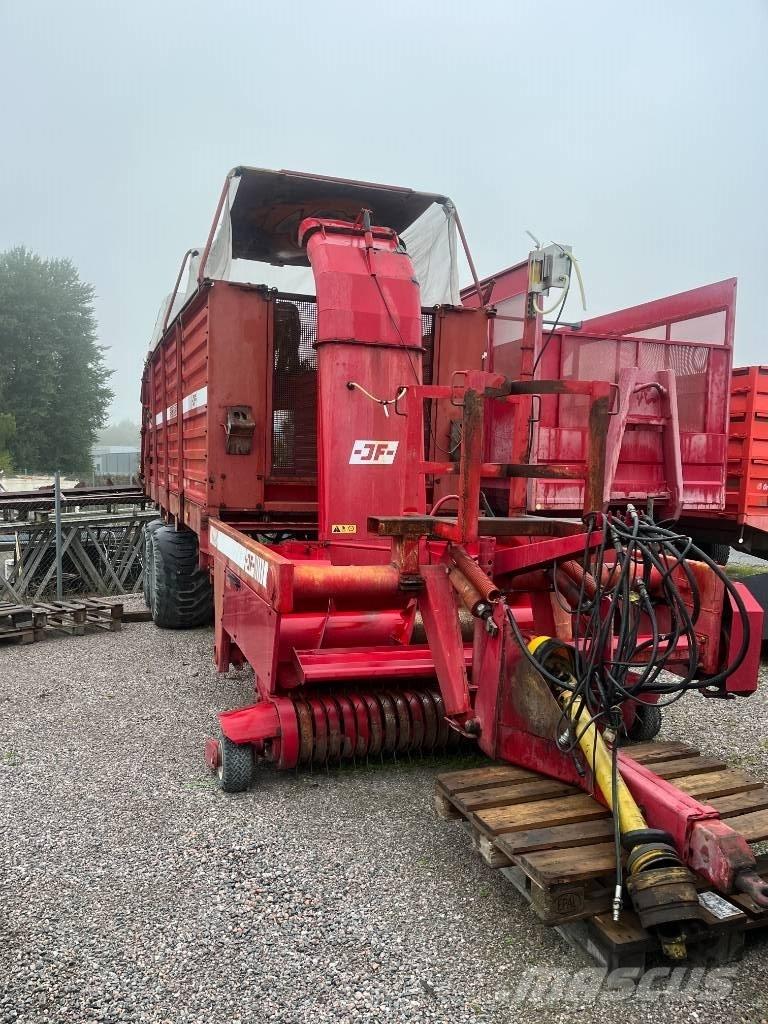 JF ES 3500 Ρυμούλκα με διάταξη αυτοφόρτωσης