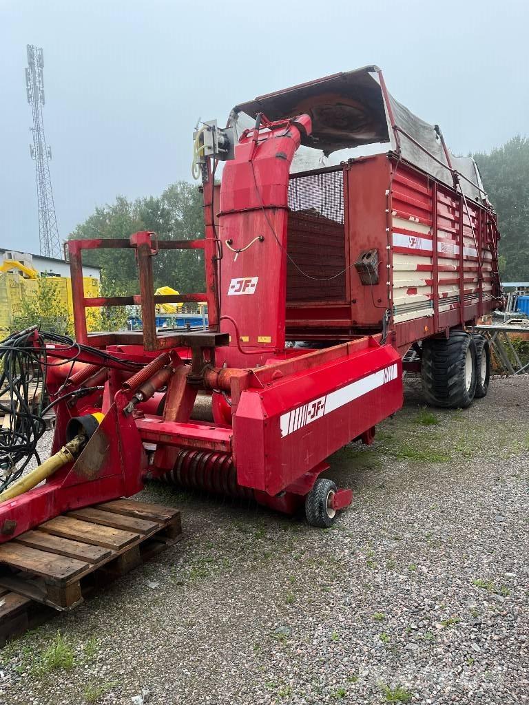 JF ES 3500 Ρυμούλκα με διάταξη αυτοφόρτωσης