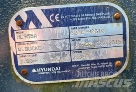 Hyundai HL955A Κουβάδες