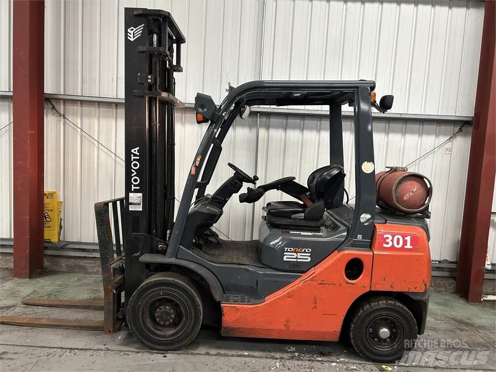 Toyota 02-8FGF25 Περονοφόρα ανυψωτικά κλαρκ με φυσικό αέριο LPG
