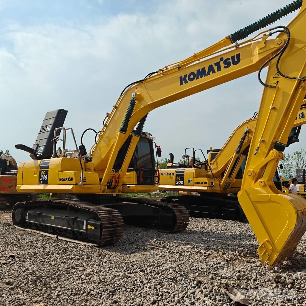 Komatsu 240LC-8 Εκσκαφείς με ερπύστριες