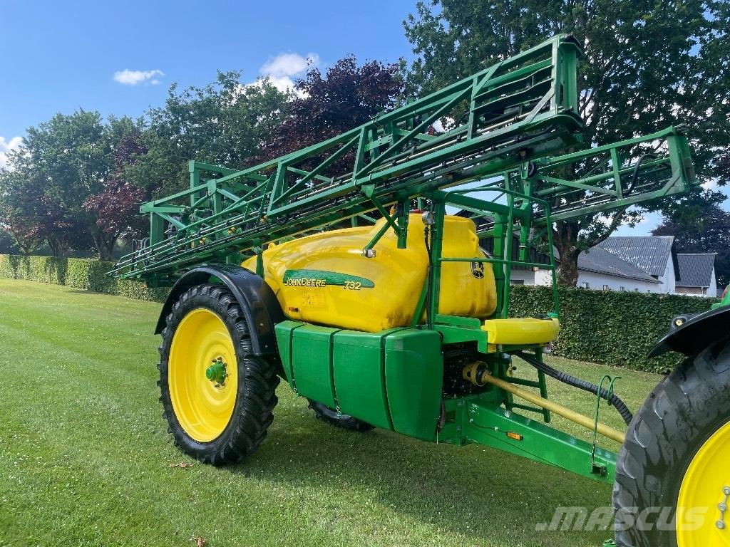 John Deere 732 Ρυμουλκούμενα ψεκαστικά