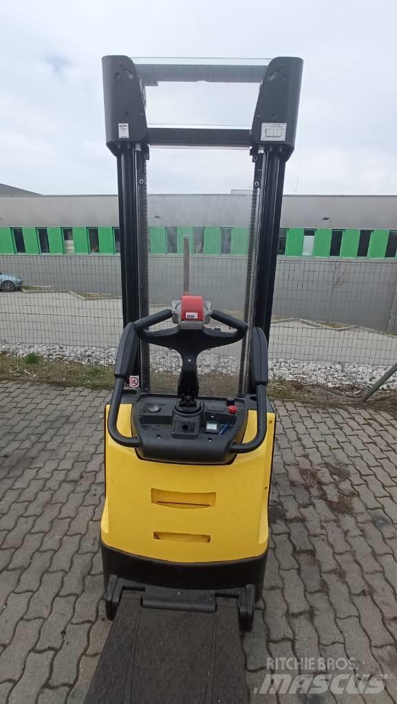 Hyster S1.4S Παλετοφόρα πεζού χειριστή με ιστό