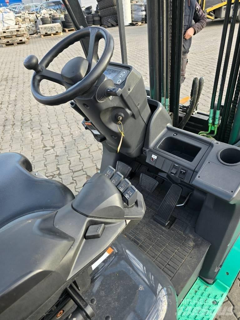 Mitsubishi FG 15 NT Περονοφόρα ανυψωτικά κλαρκ με φυσικό αέριο LPG