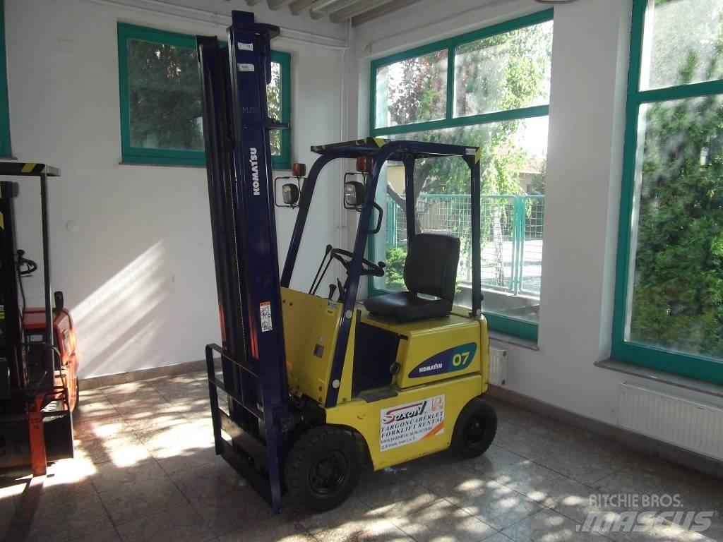 Komatsu FG07-3 Περονοφόρα ανυψωτικά κλαρκ με φυσικό αέριο LPG