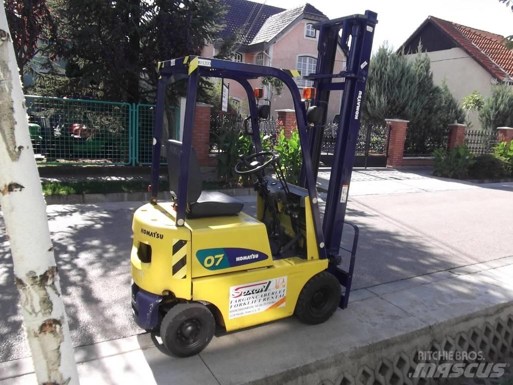 Komatsu FG07-3 Περονοφόρα ανυψωτικά κλαρκ με φυσικό αέριο LPG