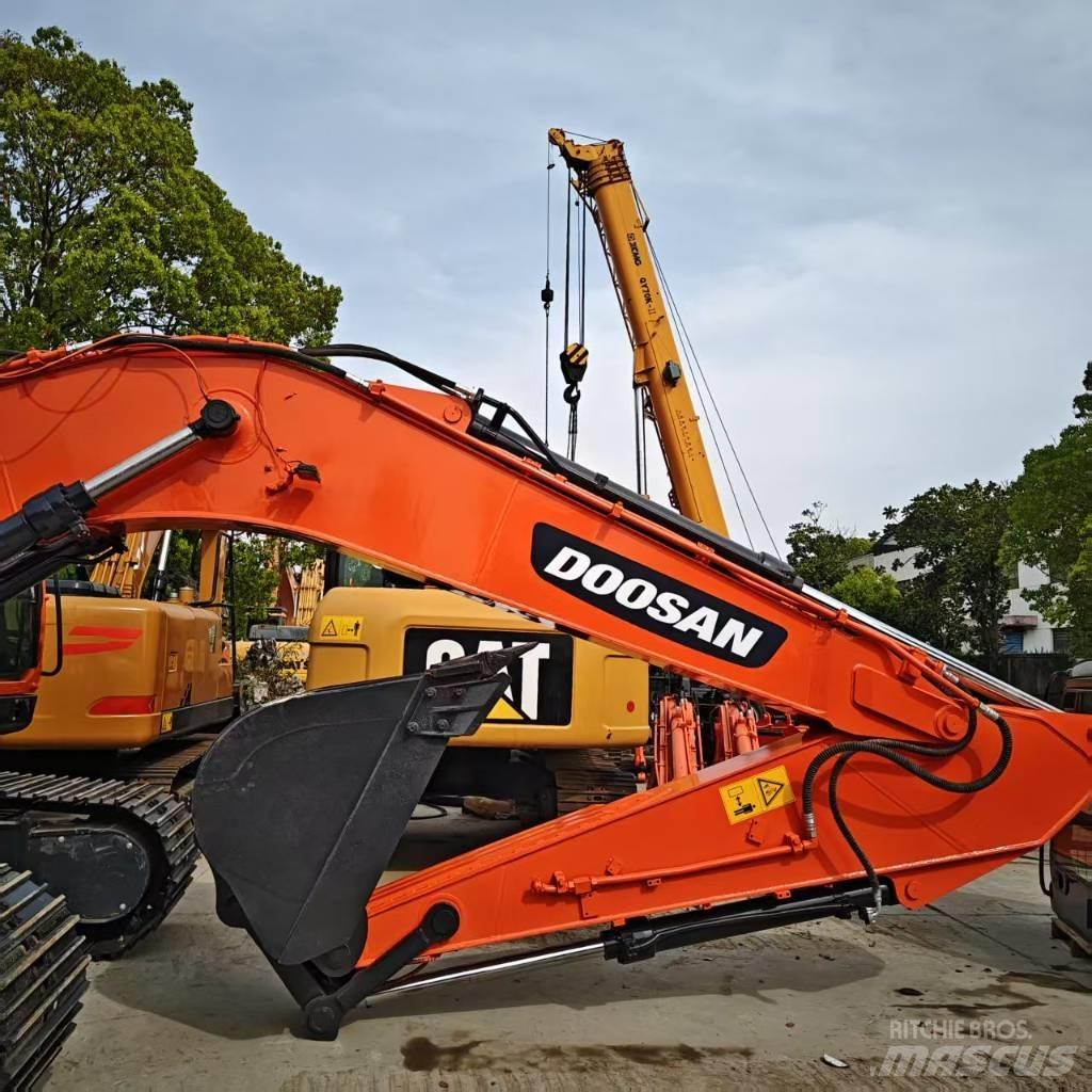 Doosan DX 225 Εκσκαφείς με ερπύστριες