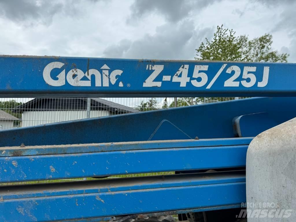 Genie Z 45/25 Ανυψωτήρες με αρθρωτό βραχίονα