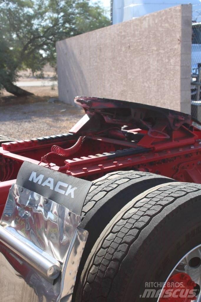 Mack Anthem Τράκτορες