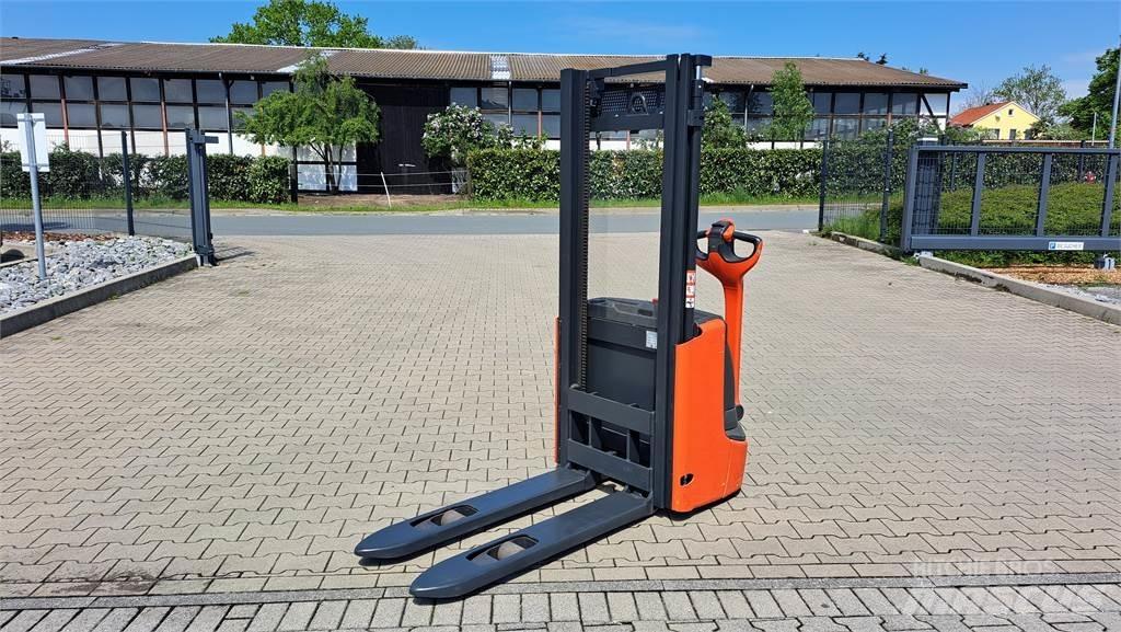 Linde L12- BR1172 Παλετοφόρα πεζού χειριστή με ιστό