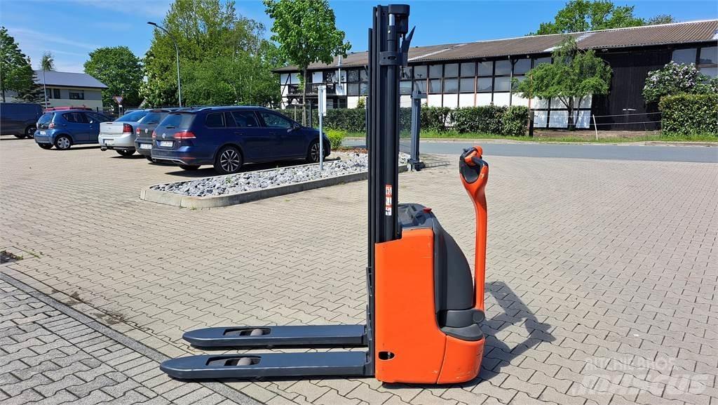 Linde L12- BR1172 Παλετοφόρα πεζού χειριστή με ιστό
