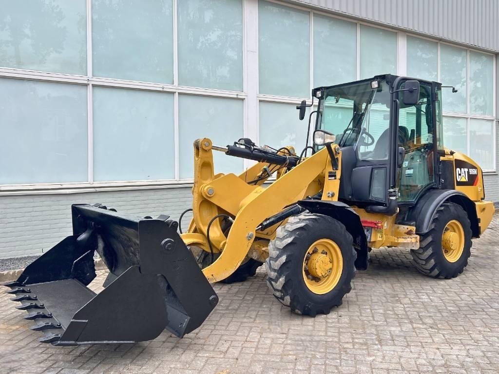 CAT 906 M    2016 Φορτωτές με λάστιχα (Τροχοφόροι)