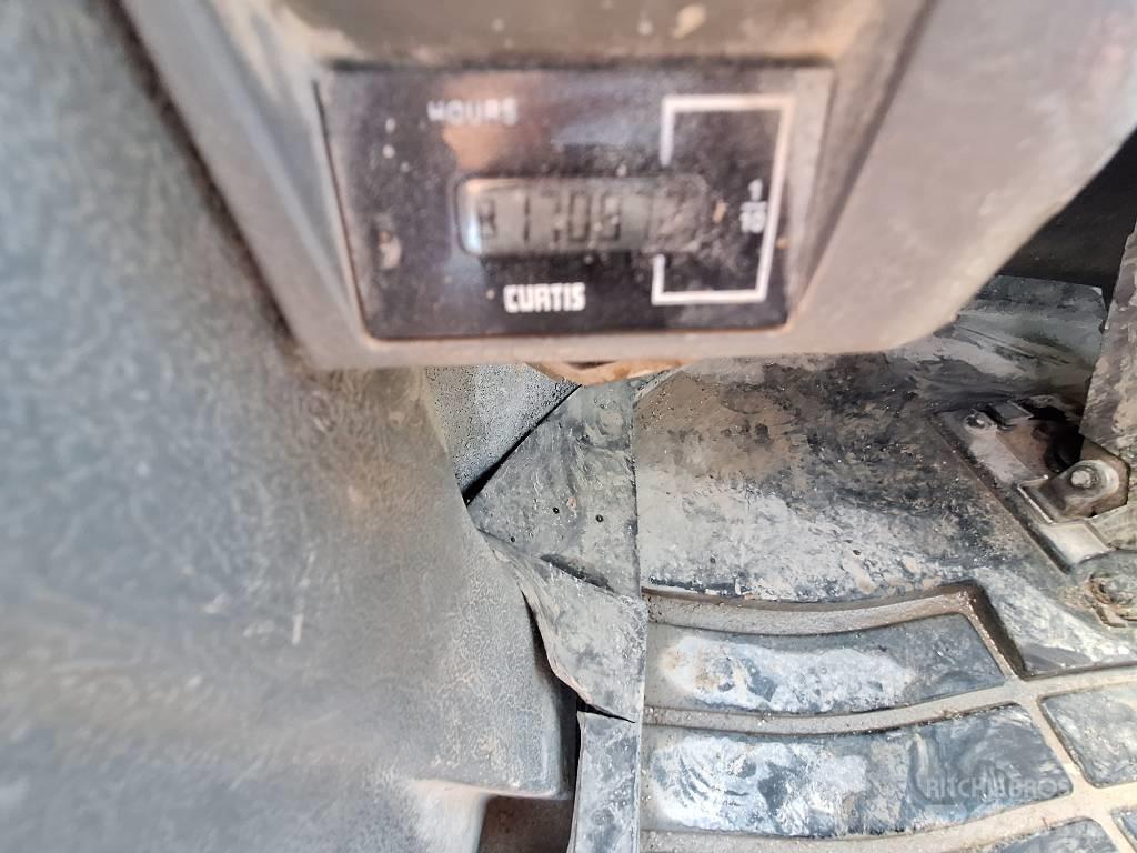 Doosan DL 300 Φορτωτές με λάστιχα (Τροχοφόροι)