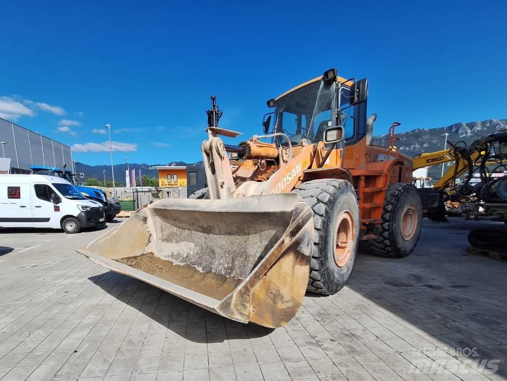 Doosan DL 300 Φορτωτές με λάστιχα (Τροχοφόροι)