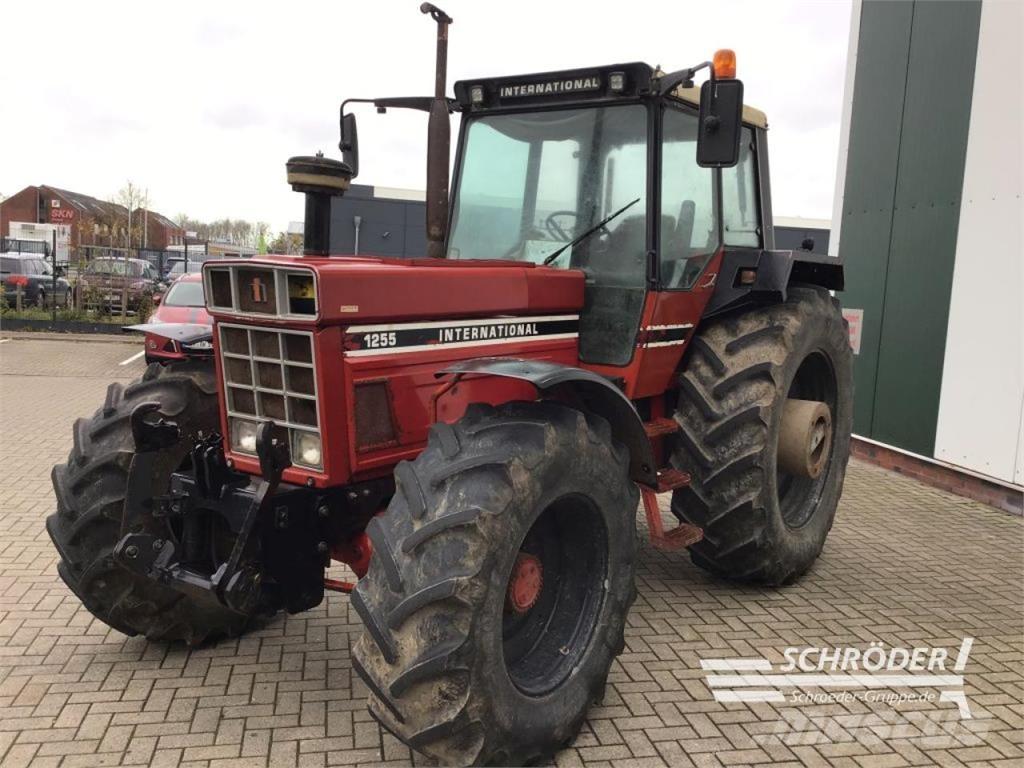 Case IH 1255 Τρακτέρ