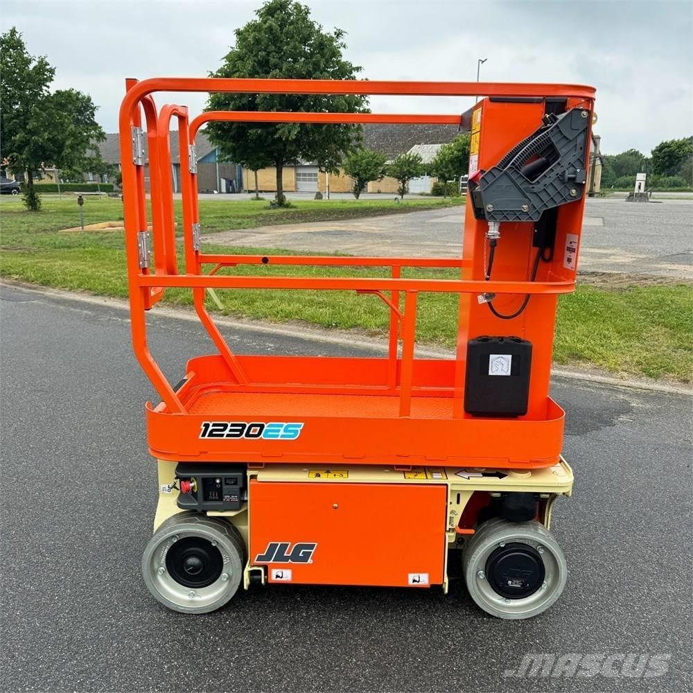 JLG 1230 ES Ανυψωτήρες με κατακόρυφους πυλώνες