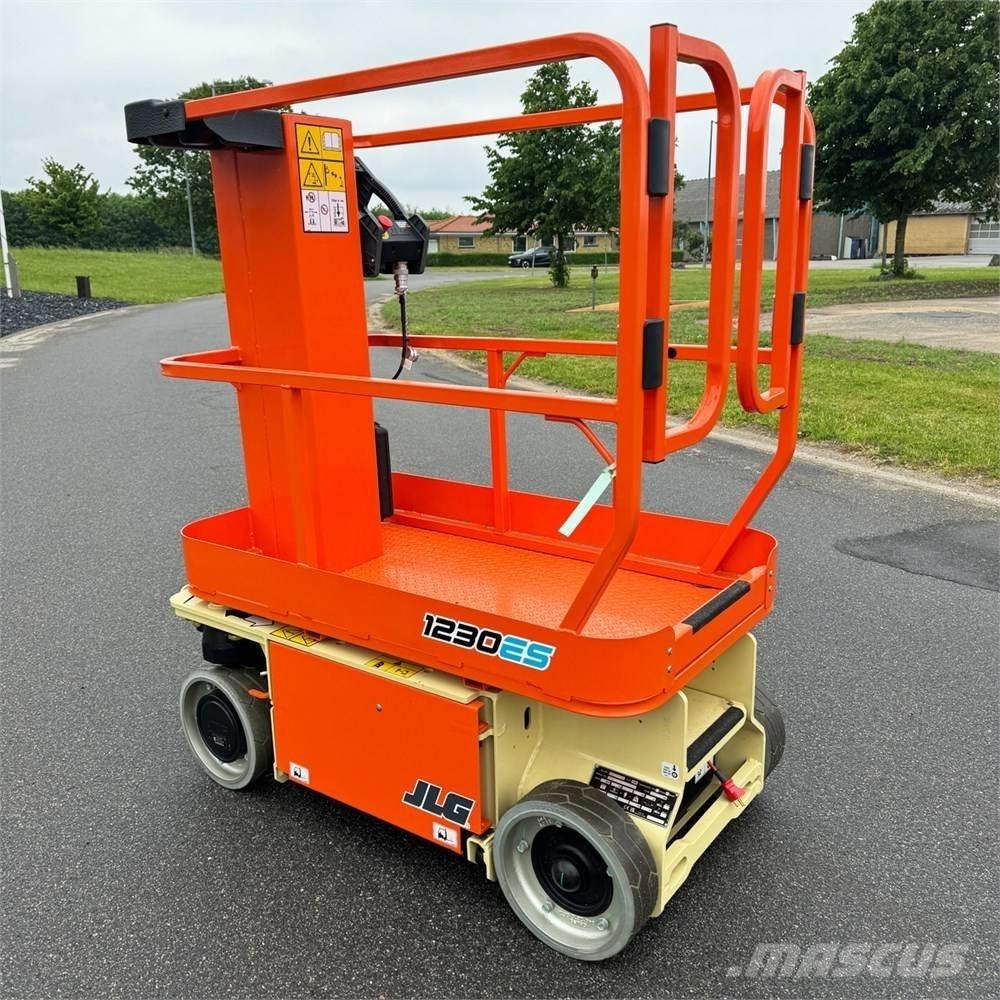 JLG 1230 ES Ανυψωτήρες με κατακόρυφους πυλώνες