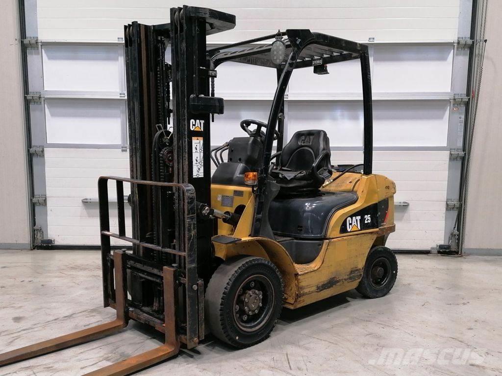 CAT GP25N Περονοφόρα ανυψωτικά κλαρκ με φυσικό αέριο LPG