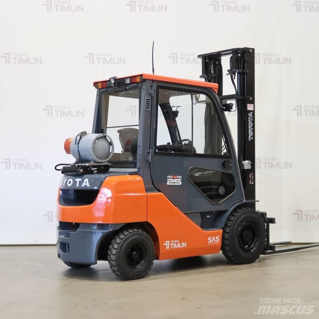 Toyota 02-8FGF25 Περονοφόρα ανυψωτικά κλαρκ με φυσικό αέριο LPG