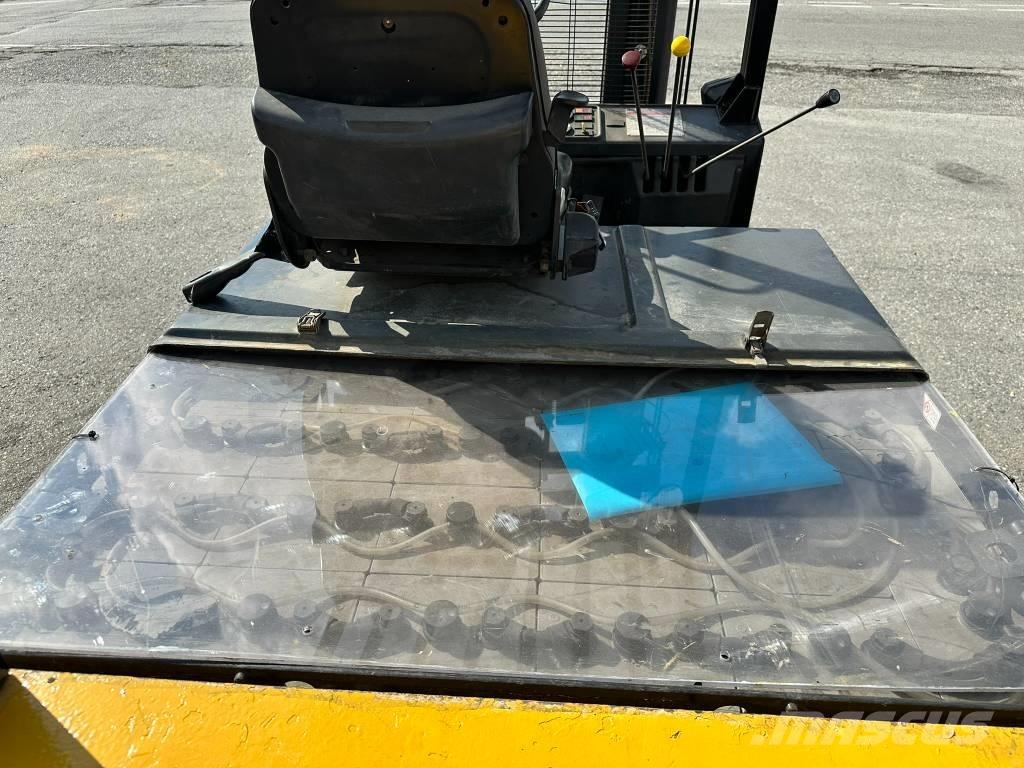 OM E50N Ηλεκτρικά περονοφόρα ανυψωτικά κλαρκ