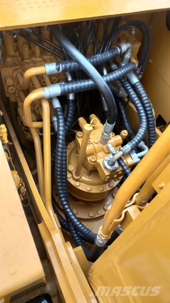CAT 320D2 Εκσκαφείς με ερπύστριες