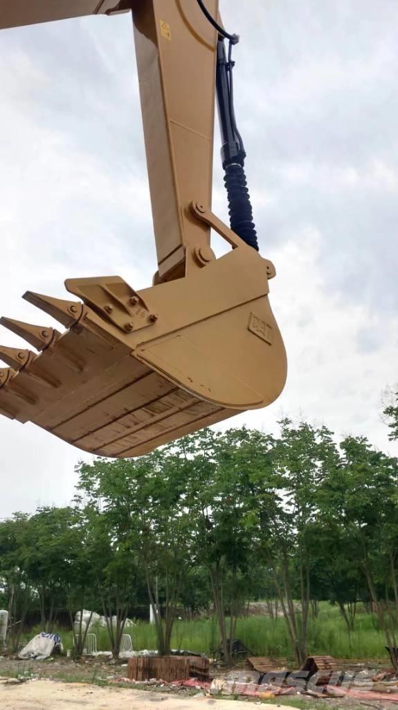 CAT 320D2 Εκσκαφείς με ερπύστριες