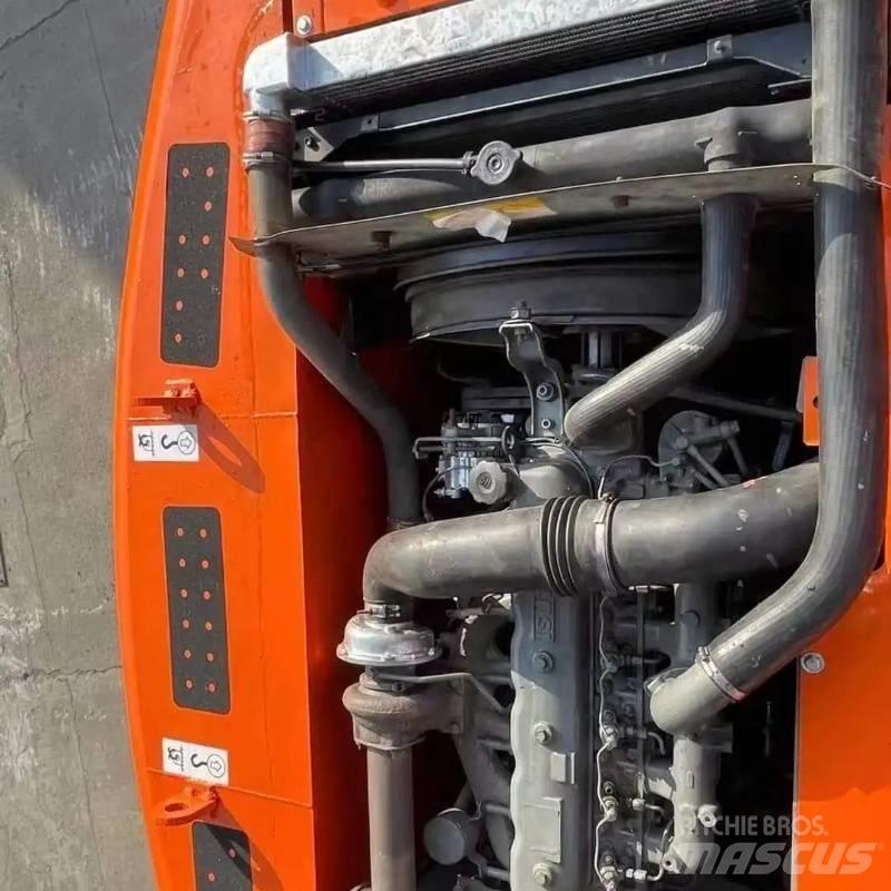 Hitachi ZX 200 Εκσκαφείς με ερπύστριες