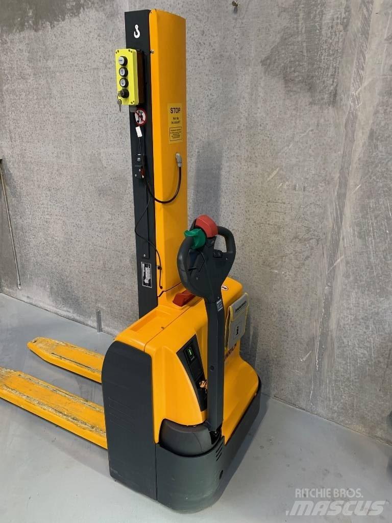 Jungheinrich EMC 110 Παλετοφόρα πεζού χειριστή με ιστό