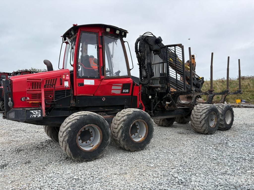 Komatsu 835 Μεταφορείς ξυλείας