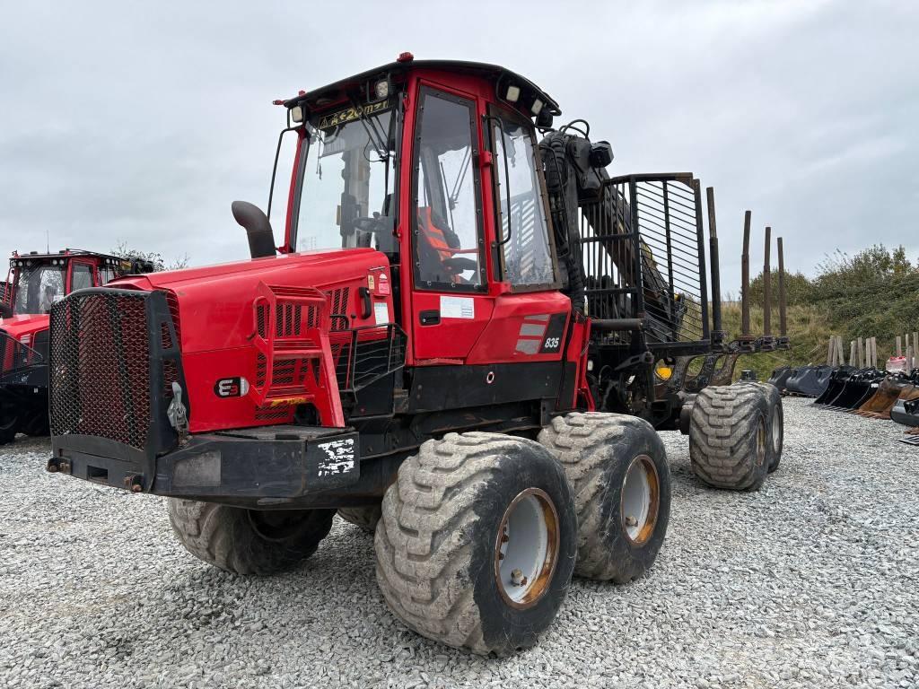 Komatsu 835 Μεταφορείς ξυλείας