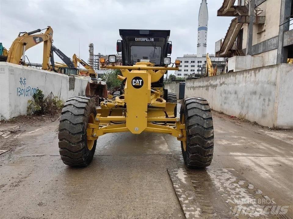 CAT 140K Γκρέιντερς