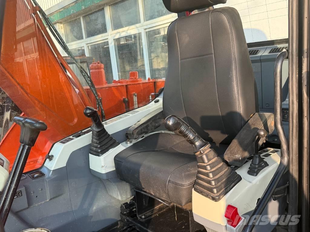 Doosan DX 75 Εκσκαφείς με ερπύστριες