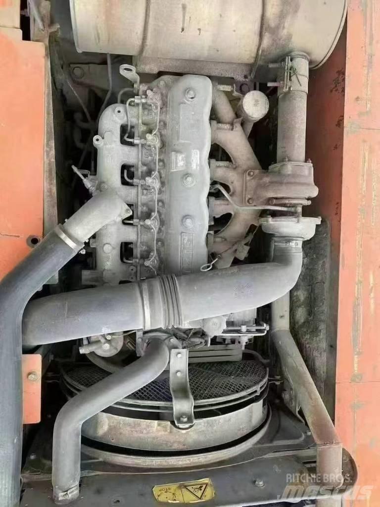 Hitachi ZX240 Εκσκαφείς με ερπύστριες