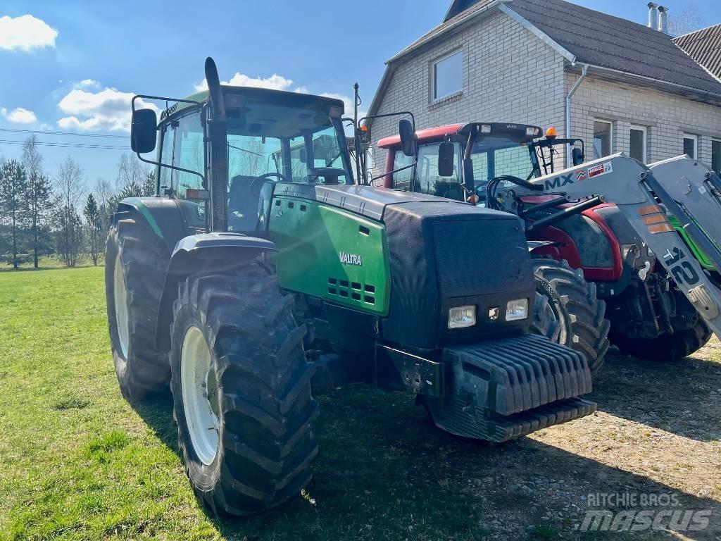 Valtra 8450 Τρακτέρ
