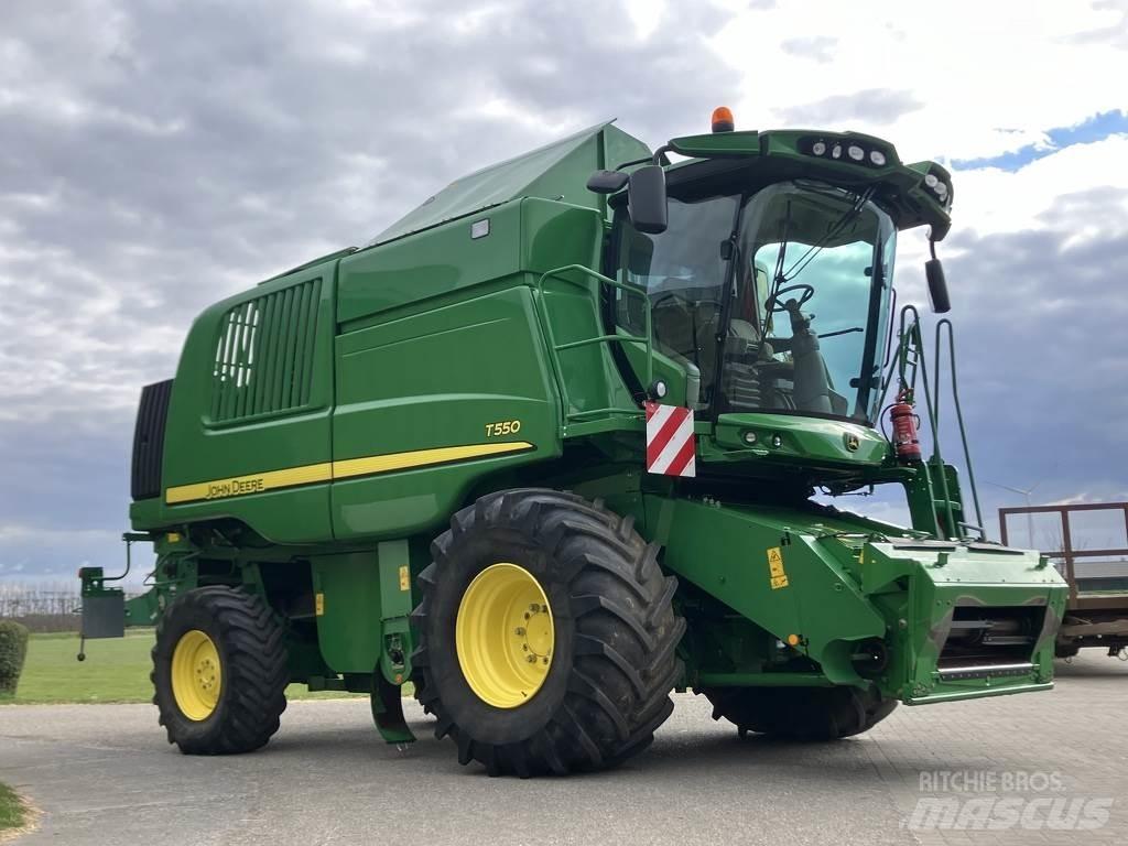 John Deere T550 Θεριζοαλωνιστικές μηχανές